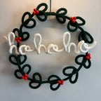 Handmade Green Knitted Wire Christmas Wreath 35cm – Front Door Christmas Wreath with Red Beads & "Ho Ho Ho" Decoration