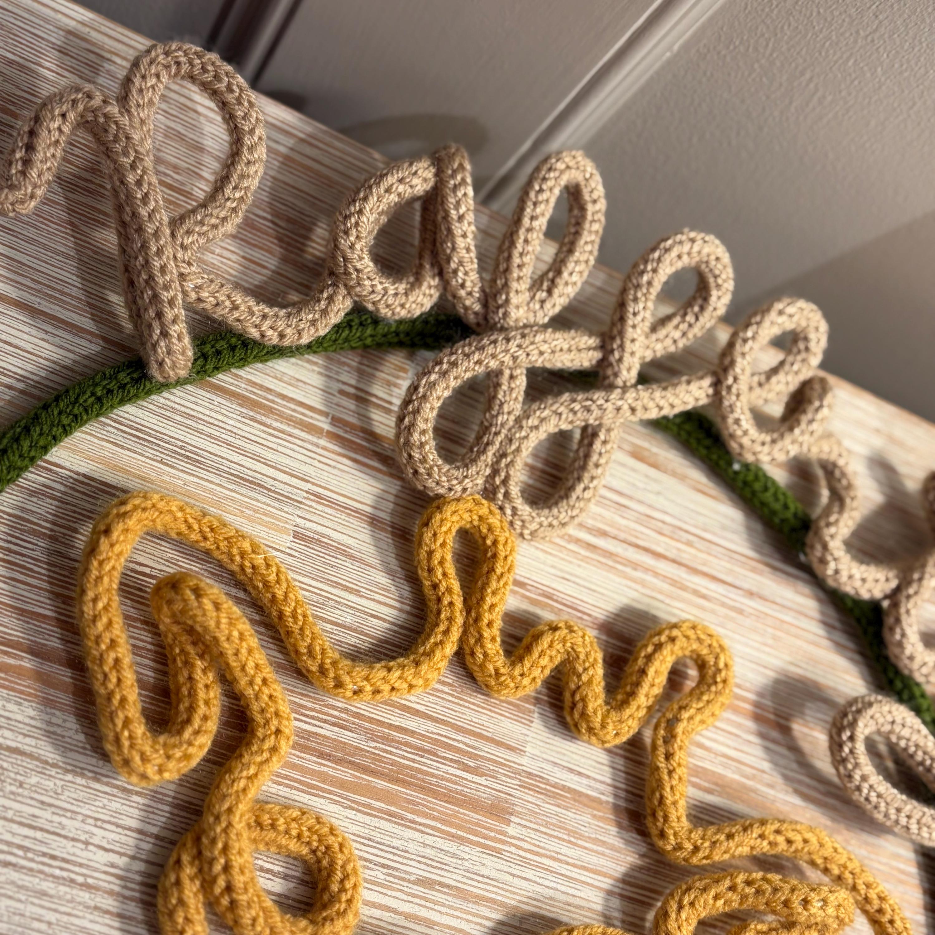 Personalised Giraffe Name Sign / Handmade Nursery Wall Decor/ Knitted Wire Giraffe Art for Safari or Jungle Nursery