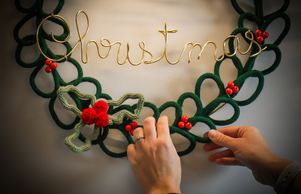 Large Handmade Knitted Wire Art Christmas Wreath - 50cm Merry Christmas Wreath