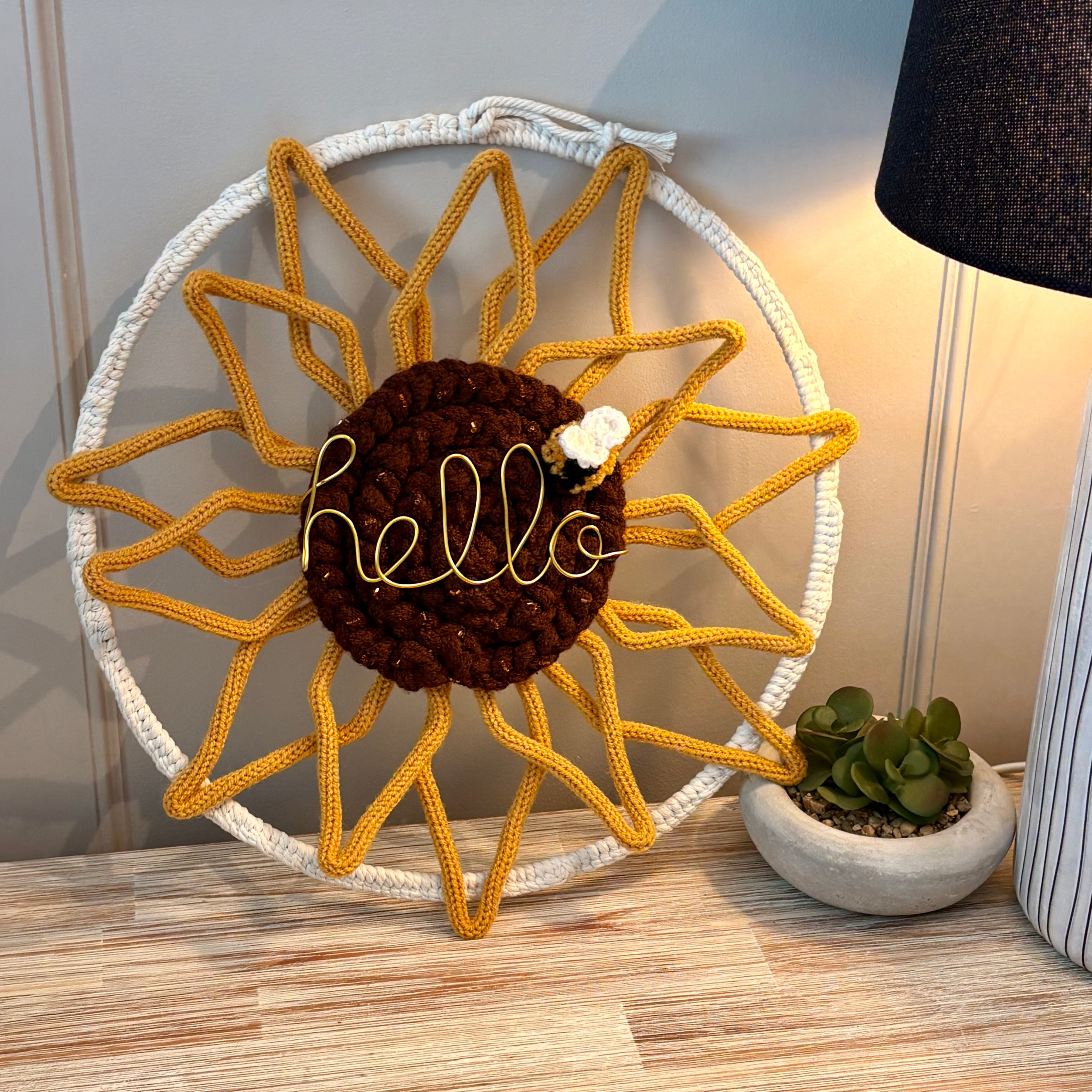 Large Handmade Knitted Wire Art Sunflower Wreath – Macramé Wall Hanging with Bee & Gold "Hello" | 40cm