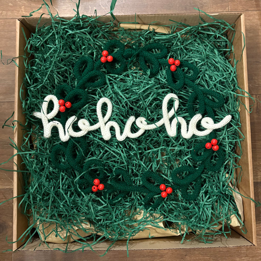Handmade Green Knitted Wire Christmas Wreath 35cm – Front Door Christmas Wreath with Red Beads & "Ho Ho Ho" Decoration