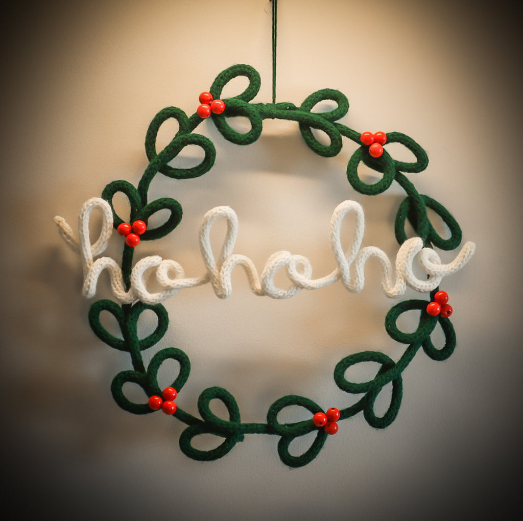 Handmade Green Knitted Wire Christmas Wreath 35cm – Front Door Christmas Wreath with Red Beads & "Ho Ho Ho" Decoration